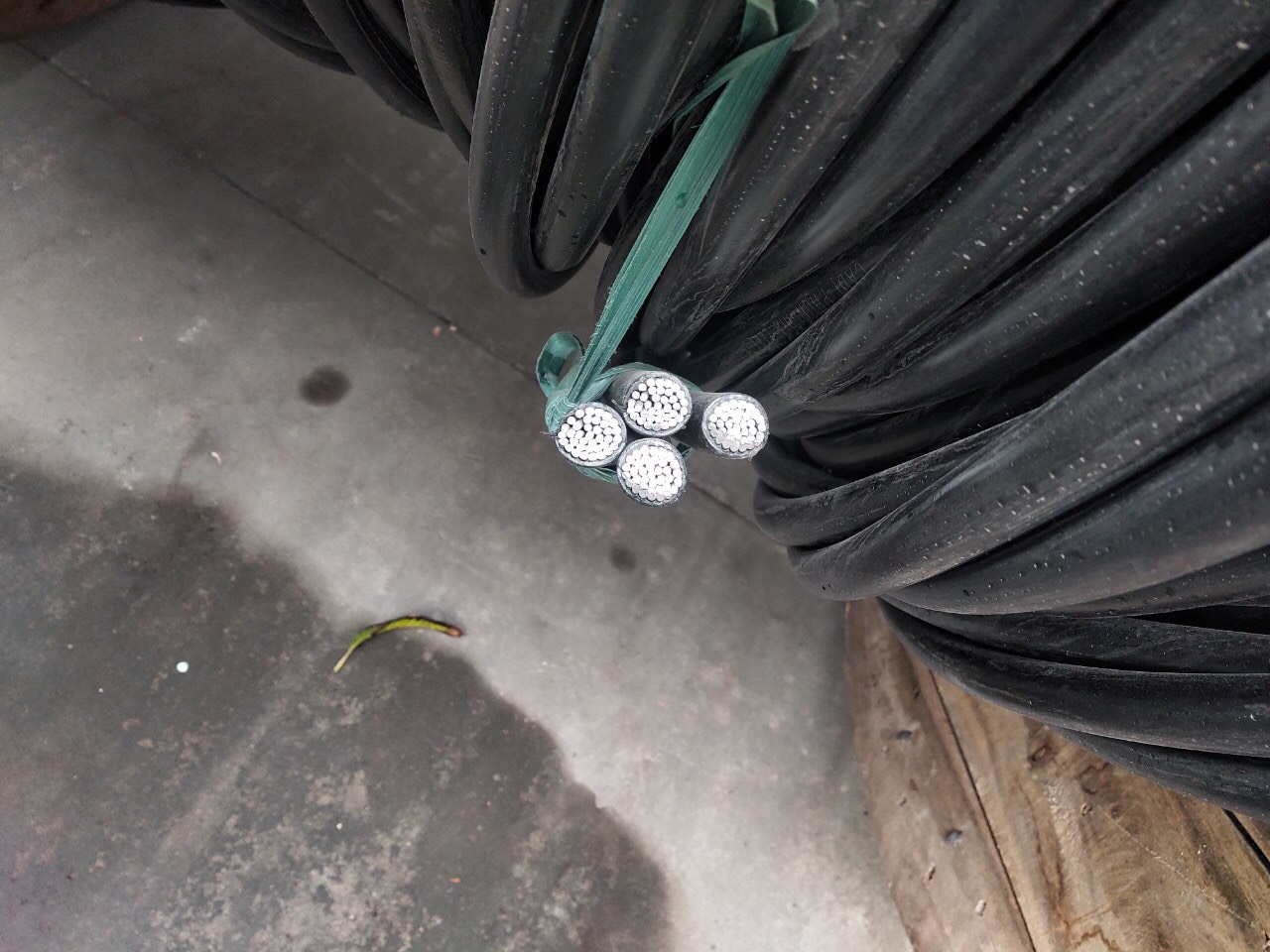 Cap-nhôm-hạ-thế