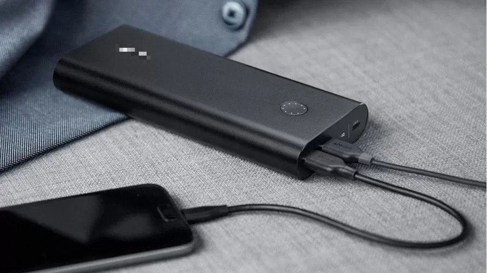 Pin-sac-du-phong-trong-mua-mua-bao